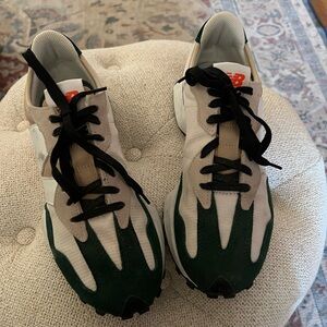 New Balance shoes size 8 unisex.  Green, tan, white